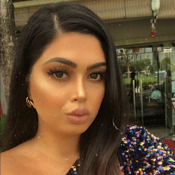 Meet your Posher, Mina - Picture 1 of 1